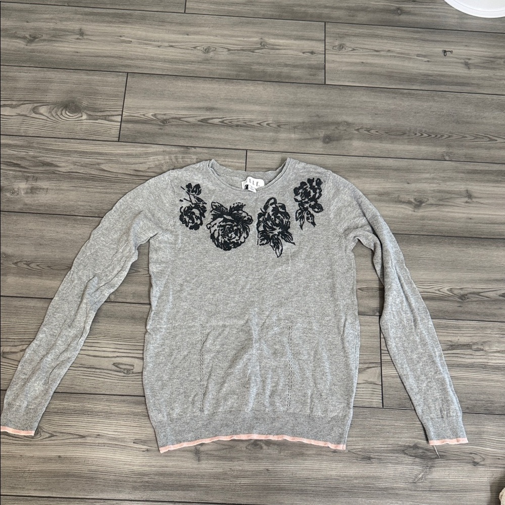 Elle sweater floral sweater gray sweater chic sweater
